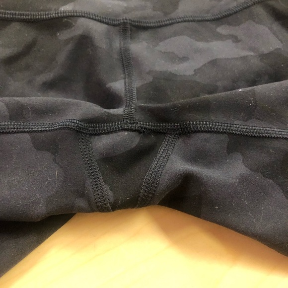 EUC- Lululemon shorts size 0 - Picture 4 of 6